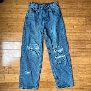PrettyLittleThing Preowned Mid Wash Baggy Low Rise Distressed Boyfriend Jeans